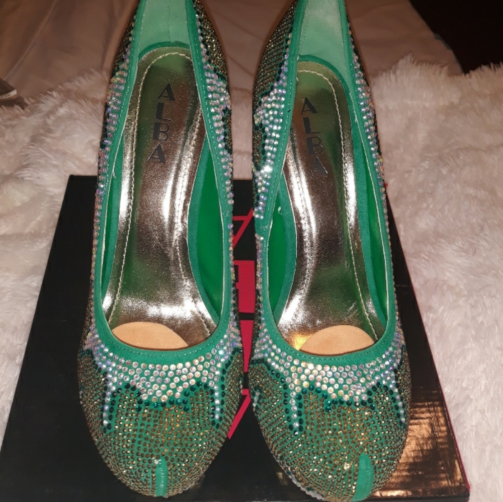Beautiful Sparkling 6" Stillettoes